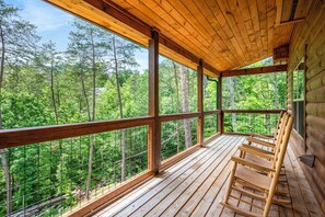 Terrace/patio - Book NYE! Weekly Discount, Kid-Friendly, Private Pool&Hot Tub, 15 Min to Parkway (Sevierville)