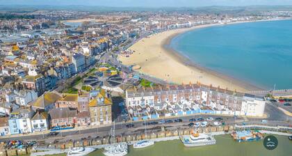 Harvest Moon - cottage close to harbour