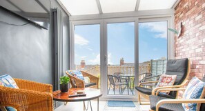 Télévision, lecteur de DVD, chaîne hi-fi