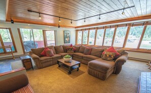 Interior - Decatur 1791 (Keystone)