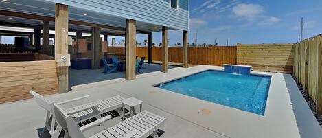 House (4 Bedrooms) | Front of property