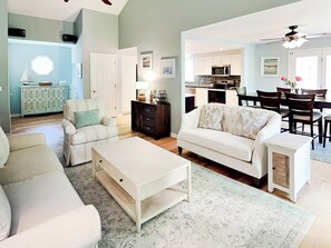 Studio (2 Bedrooms) | Divers