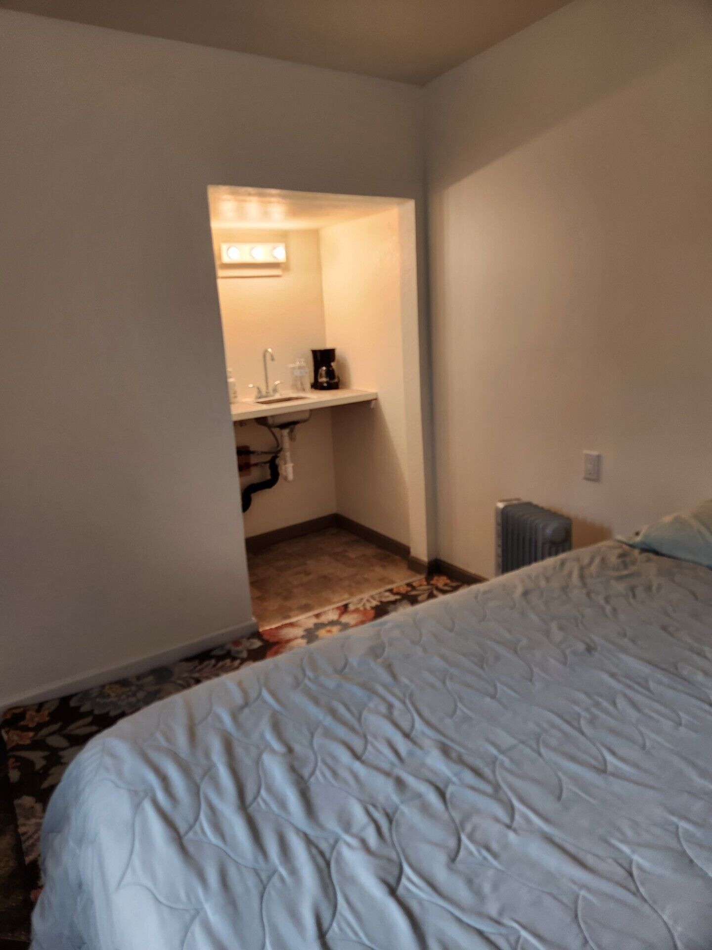 1 bedroom, bed sheets