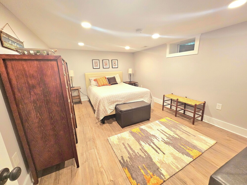 Newly remodeled, private Villa in Bolton Landing with all the comforts