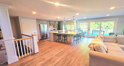 Newly remodeled, private Villa in Bolton Landing with all the comforts of home