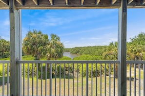 Property grounds - Nature`s Landing condo with bay view (Cedar Key)