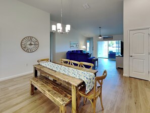 Ferienhaus, Mehrere Betten, Terrasse, Gartenblick (The Roman Clam) | Speisen