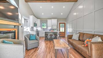 TV, fireplace, stereo