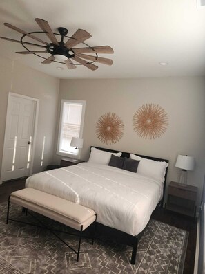 3 habitaciones, escritorio, tabla de planchar con plancha y wifi 