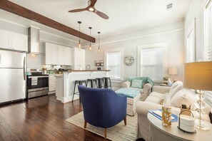 TV connectée, jeux vidéo, livres