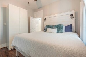 2 bedrooms, iron/ironing board, travel cot, WiFi