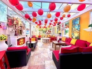 Dining - 1 Bedroom Beach Suite Matisse #1 (Hollywood)