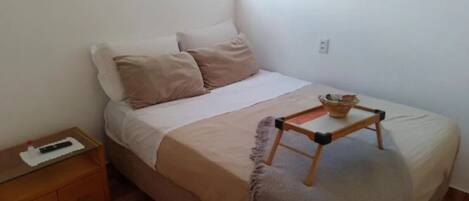 1 室のベッドルーム、アイロン / アイロン台、WiFi、ベッドシーツ