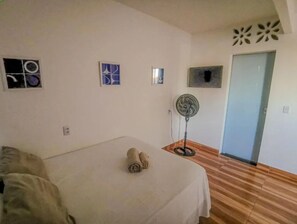 1 soverom, strykejern/-brett, wi-fi og sengetøy