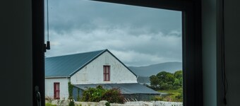 Lake House & Pub Kerry – Large Groups 26 Guests