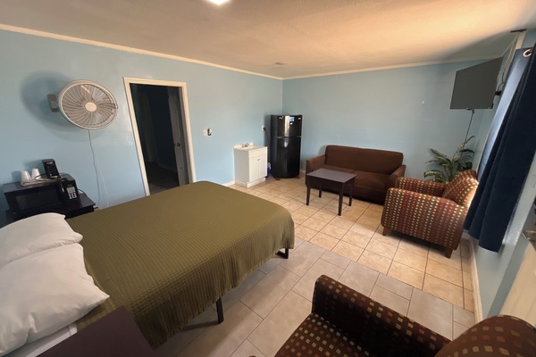 Premium Twin Room | WiFi (free), bed sheets