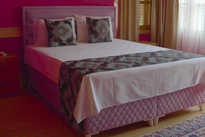 Comfort Room | Desk, laptop workspace, free WiFi - Anthea Otel (Adalar)