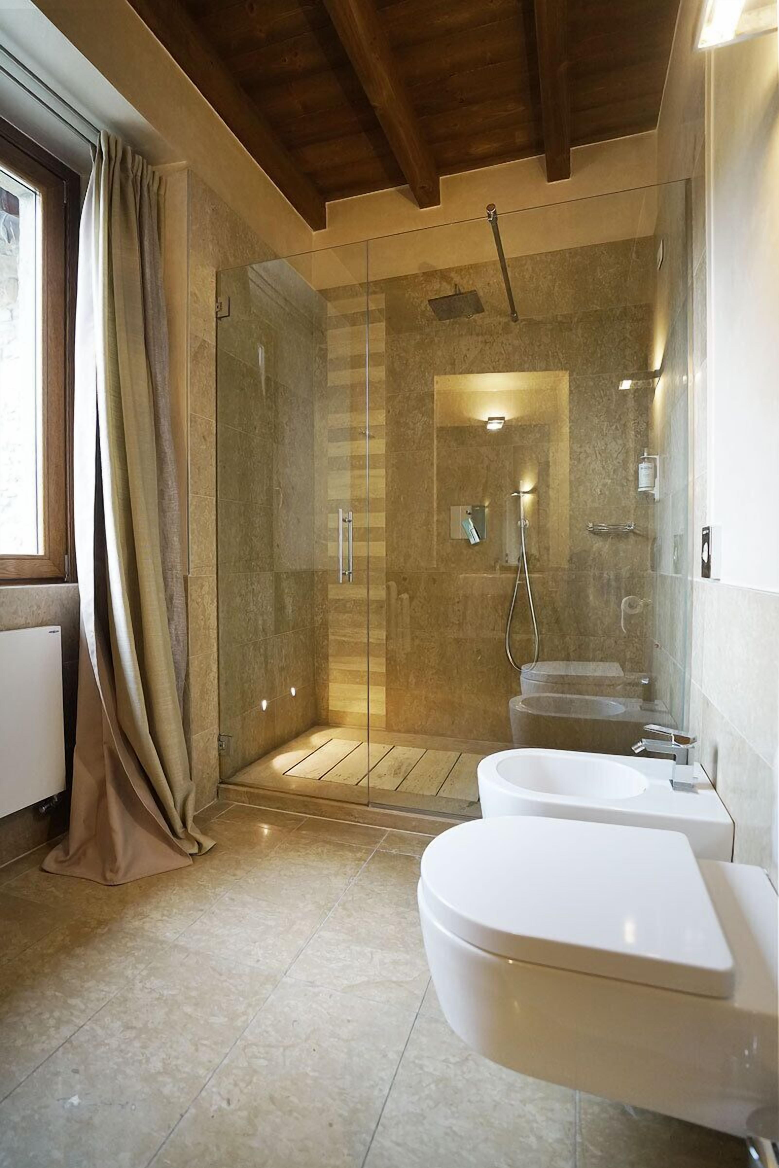 Deluxe-Zimmer | Badezimmer