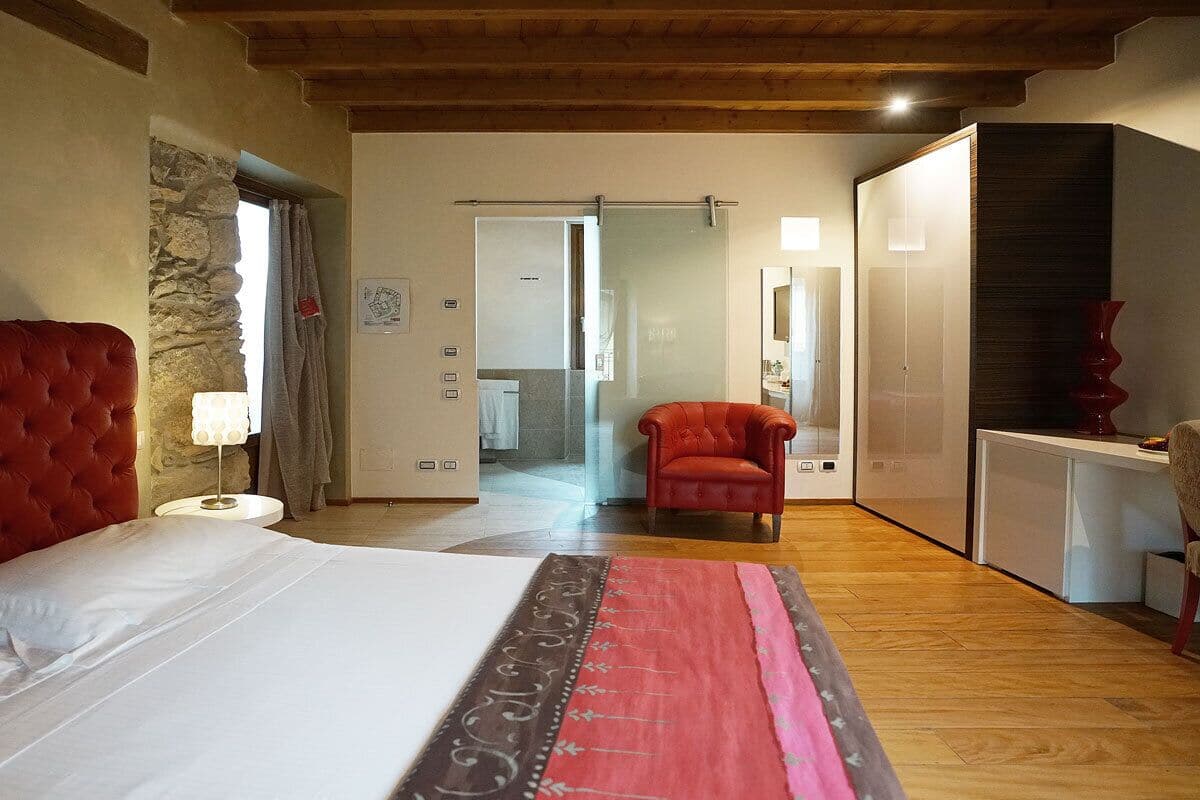 1 habitación, ropa de cama de alta calidad y muebles diferentes