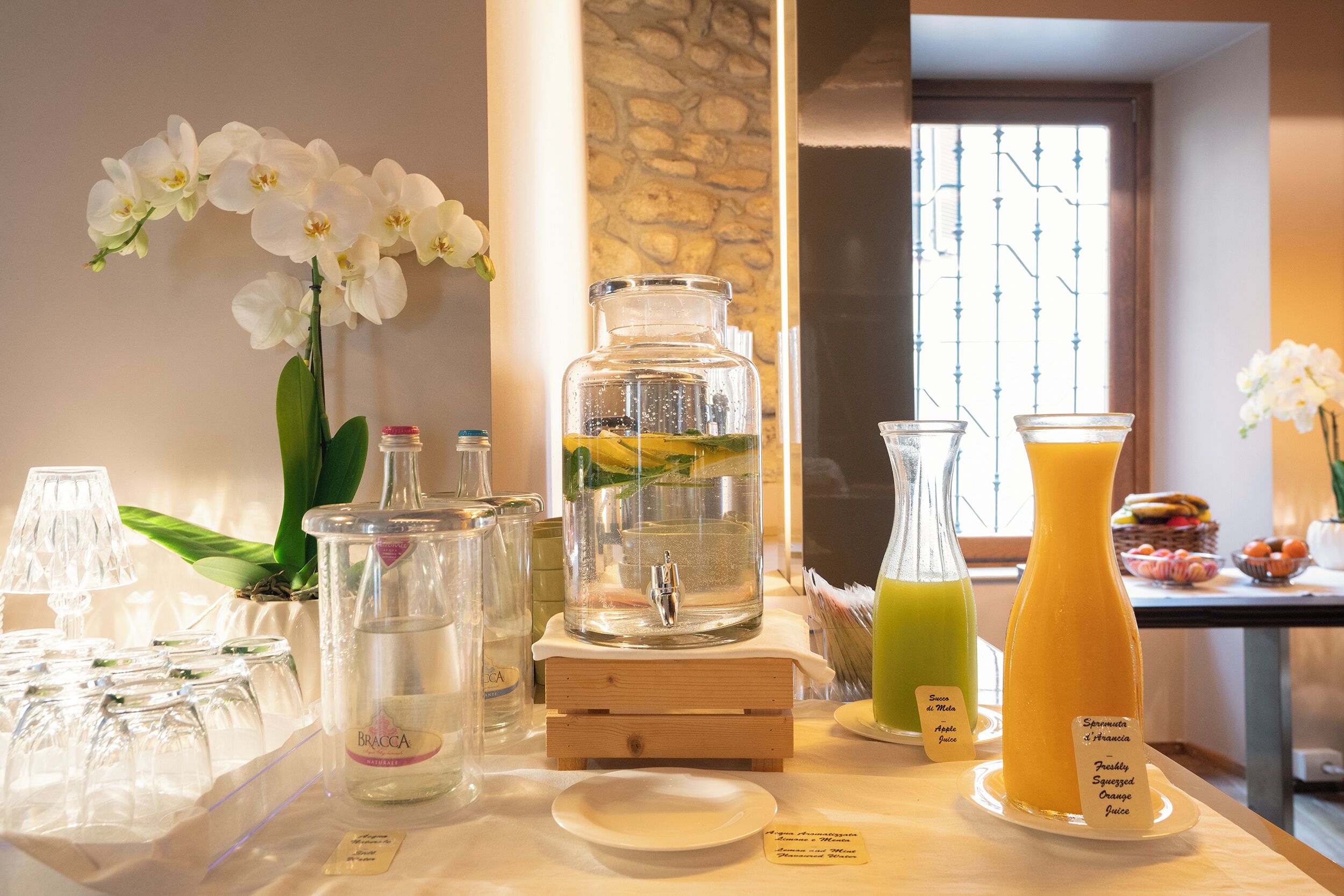 Daily continental breakfast (EUR 13 per person)