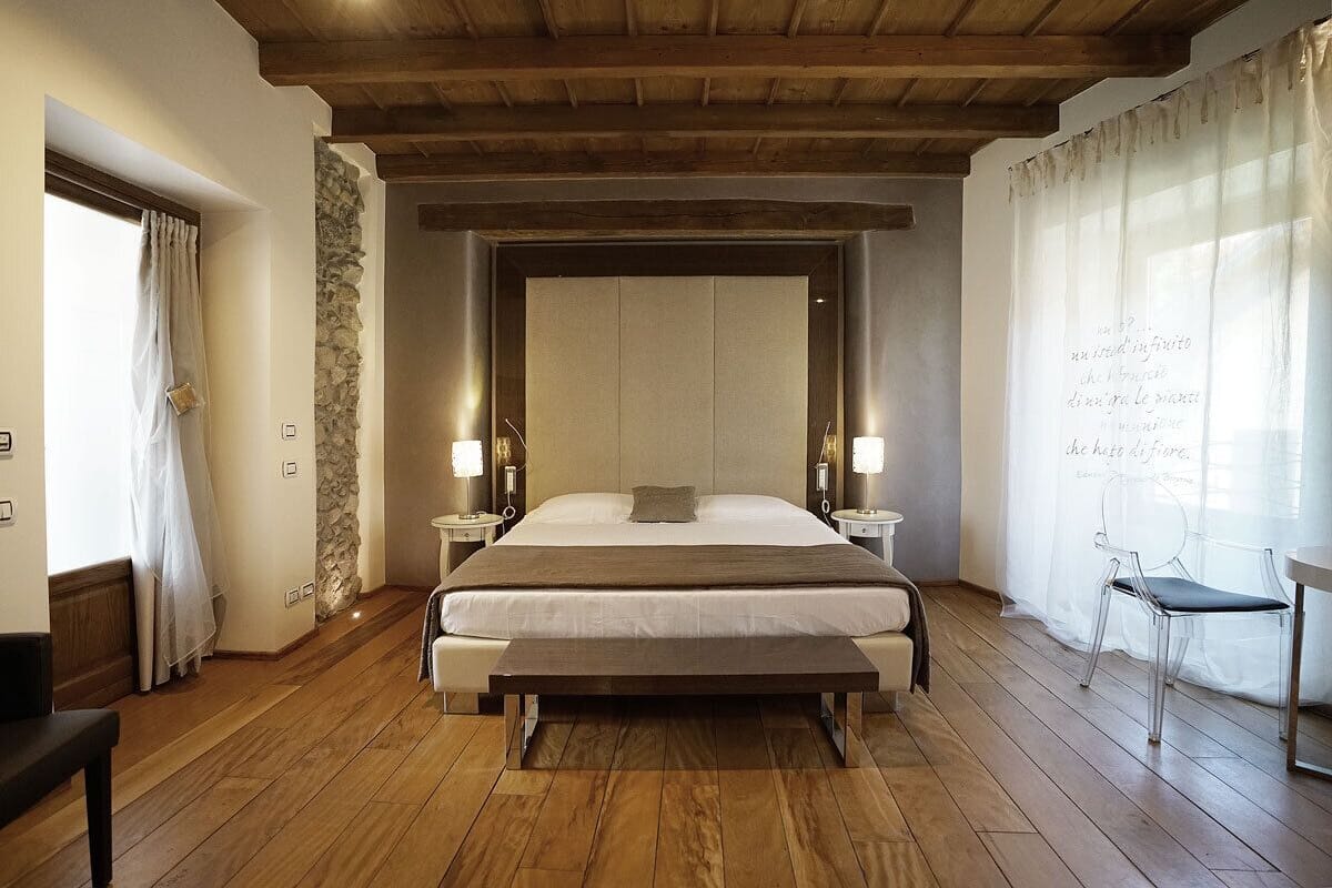 1 habitación, ropa de cama de alta calidad y muebles diferentes