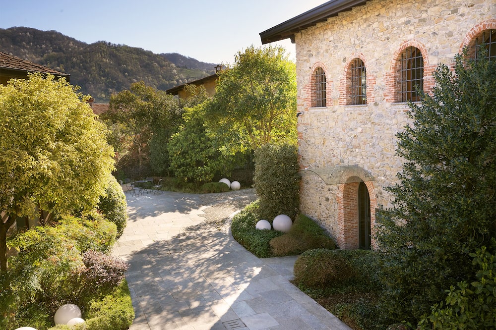1711 Luxury Guest House