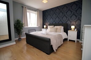 3 Schlafzimmer, Bügeleisen/Bügelbrett, WLAN, Bettwäsche