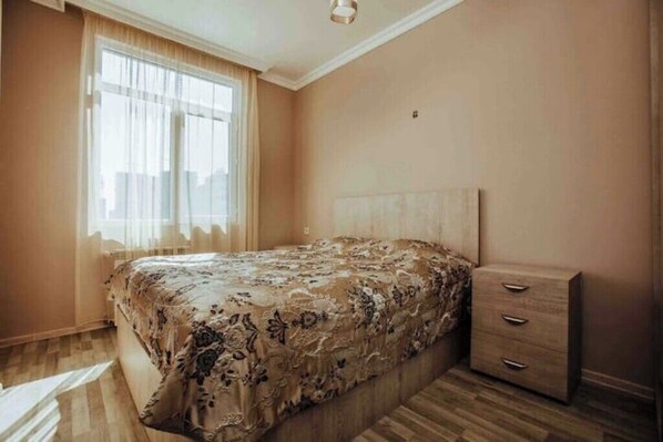 2 quartos, Wi-Fi de cortesia, roupa de cama