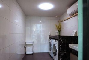 Laundry room - Homeinn Selected Hotel (Beijing Deshengmen Outer Street) (Beijing)