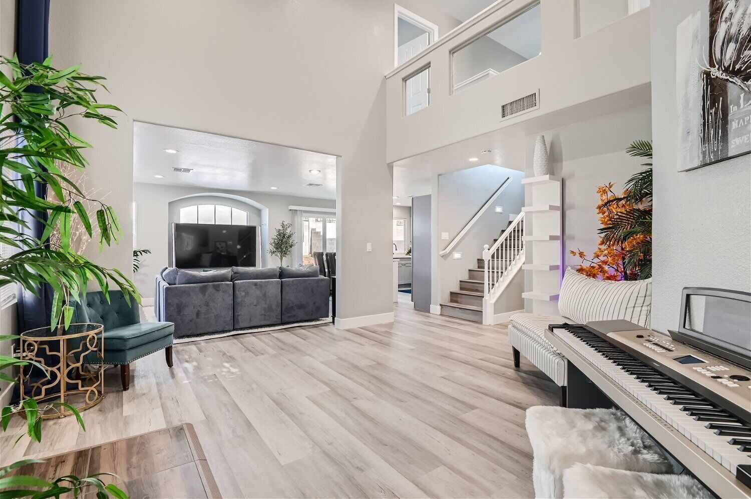 Dream Home Comfy 3 BD in Las Vegas. 10 minutes to stadiums, Strip, and more!