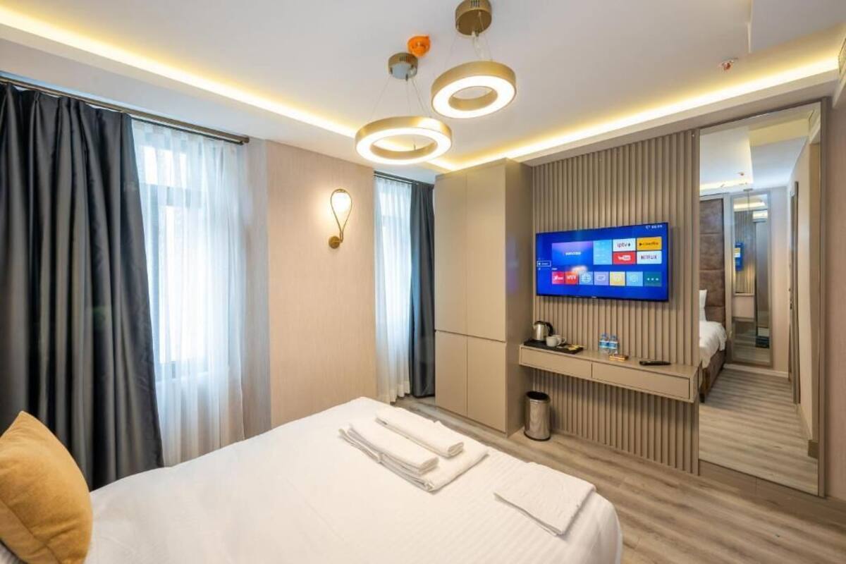 Minibar, sistema de insonorización, wifi gratis y ropa de cama