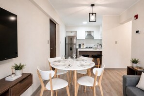 Basic Apartment | Dining - Redibuk - 2 BR Apartment in Miraflores (Lima)