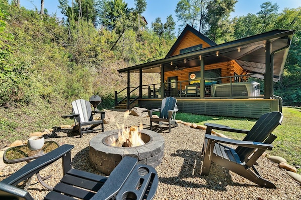 Property grounds - Secluded Retreat| Hot Tub| Games| Firepit (Sevierville)