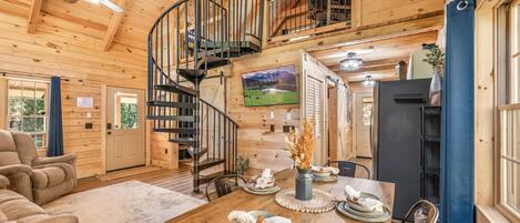 Älytelevisio, takka, videopelejä, DVD-soitin