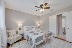 3 habitaciones, tabla de planchar con plancha y wifi gratis