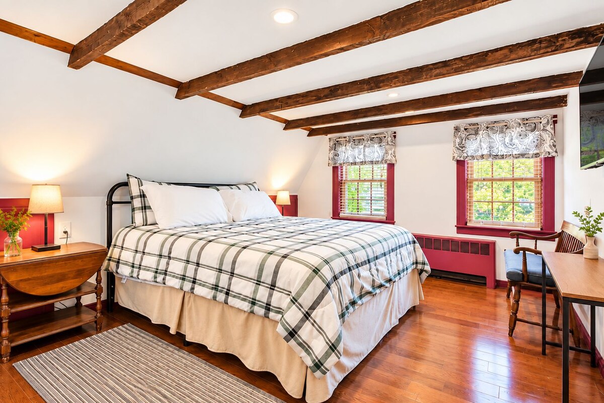 Premium bedding, free WiFi, individually decorated