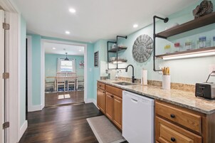 ๋งค์ผ ์
ํ ์๋น์ค ๋ฌด๋ฃ ์์นจ ์์ฌ ํฌํจ