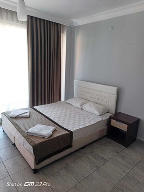 Double Room | Minibar, Bettwäsche