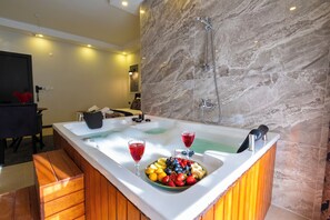 Jetted bathtub - Adresim Sapanca Boutique Hotel (Sapanca)