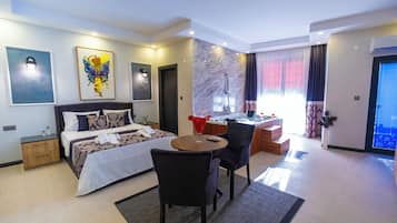 2 phòng ngủ, bộ đồ giường cao cấp, minibar, trang trí khác biệt