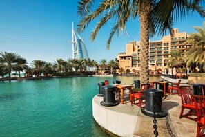 Outdoor dining - Spectacular Boulevard View | Burj Crown | Opposite Dubai Mall (Dubai)