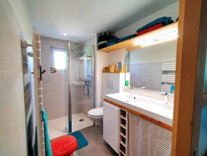 Shower, hair dryer - Quiet family home with enclosed garden, just a stone's throw from the sea! (Saint-Pierre-Quiberon)