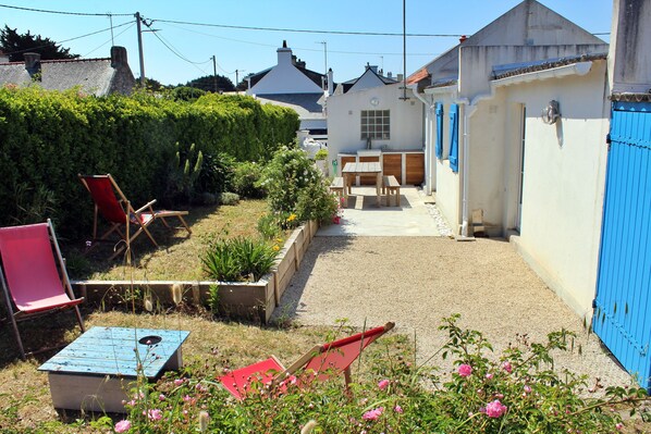 Terrace/patio - Quiet family home with enclosed garden, just a stone's throw from the sea! (Saint-Pierre-Quiberon)