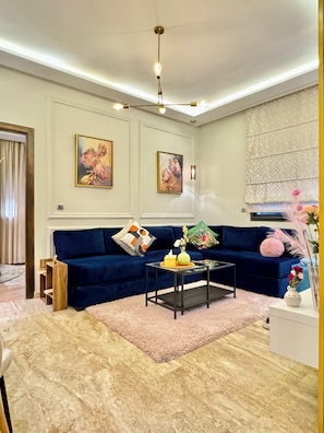 Living area - A comfortable and quiet apartment! close to the central and the old medina. (Rabat)