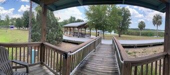 Jiggs Landing, Cabin 4 - Old World Waterside Double