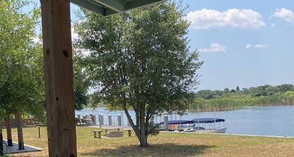 Jiggs Landing, Cabin 3 - Reservoir View Bunk House