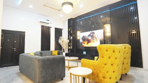 4bedroom Shortlet, Ologolo Lekki Lagos