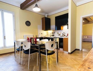 Apartment | Private kitchen | Fridge, oven, espresso maker, electric kettle - Casa Garisenda by Wonderful Italy (Bologna)
