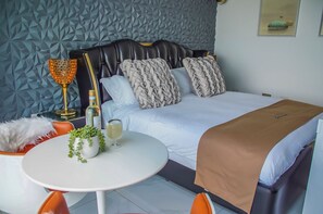 1 quarto, cofres nos quartos, Wi-Fi de cortesia, roupa de cama