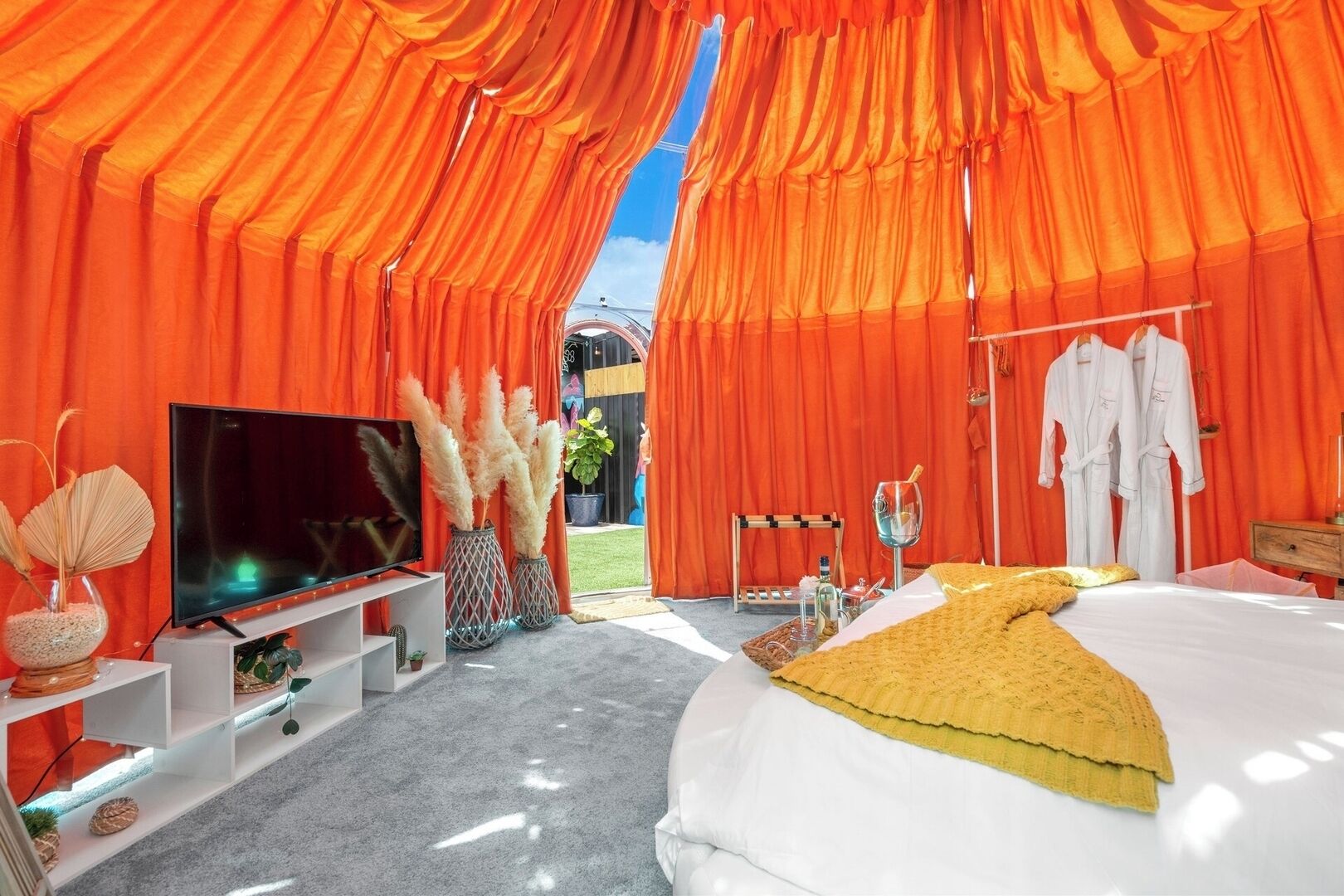 1 bedroom, WiFi, bed sheets